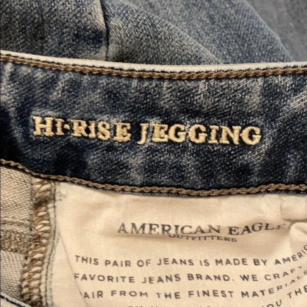 American Eagle outfitters sz 2 hi-rise jeg…